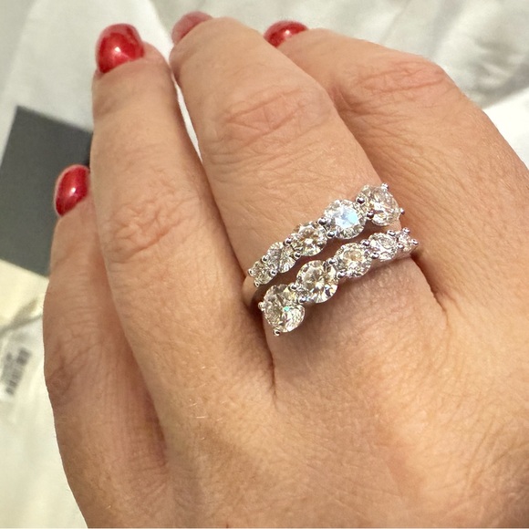 3.26ct Adored Elegant Silver Moissanite Ring - Picture 6 of 10